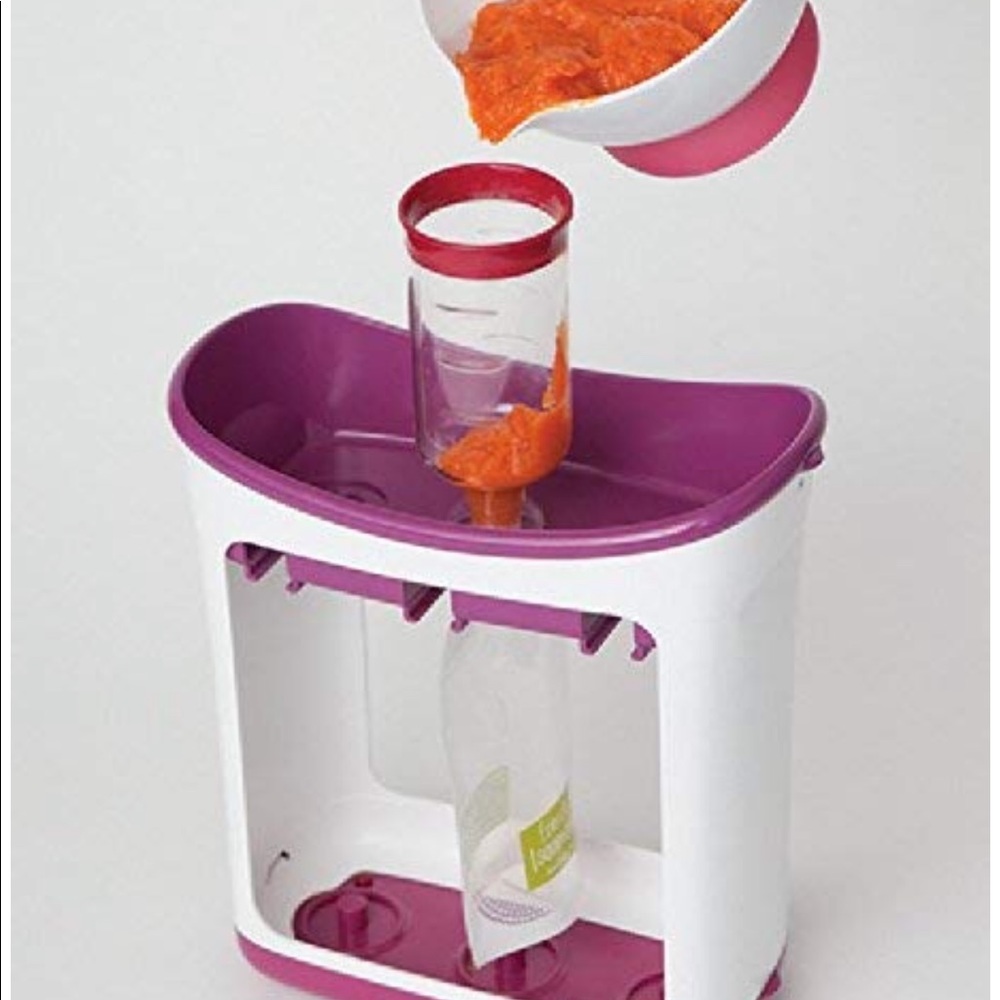 Infantino Squeeze Station and 20 sealed packets